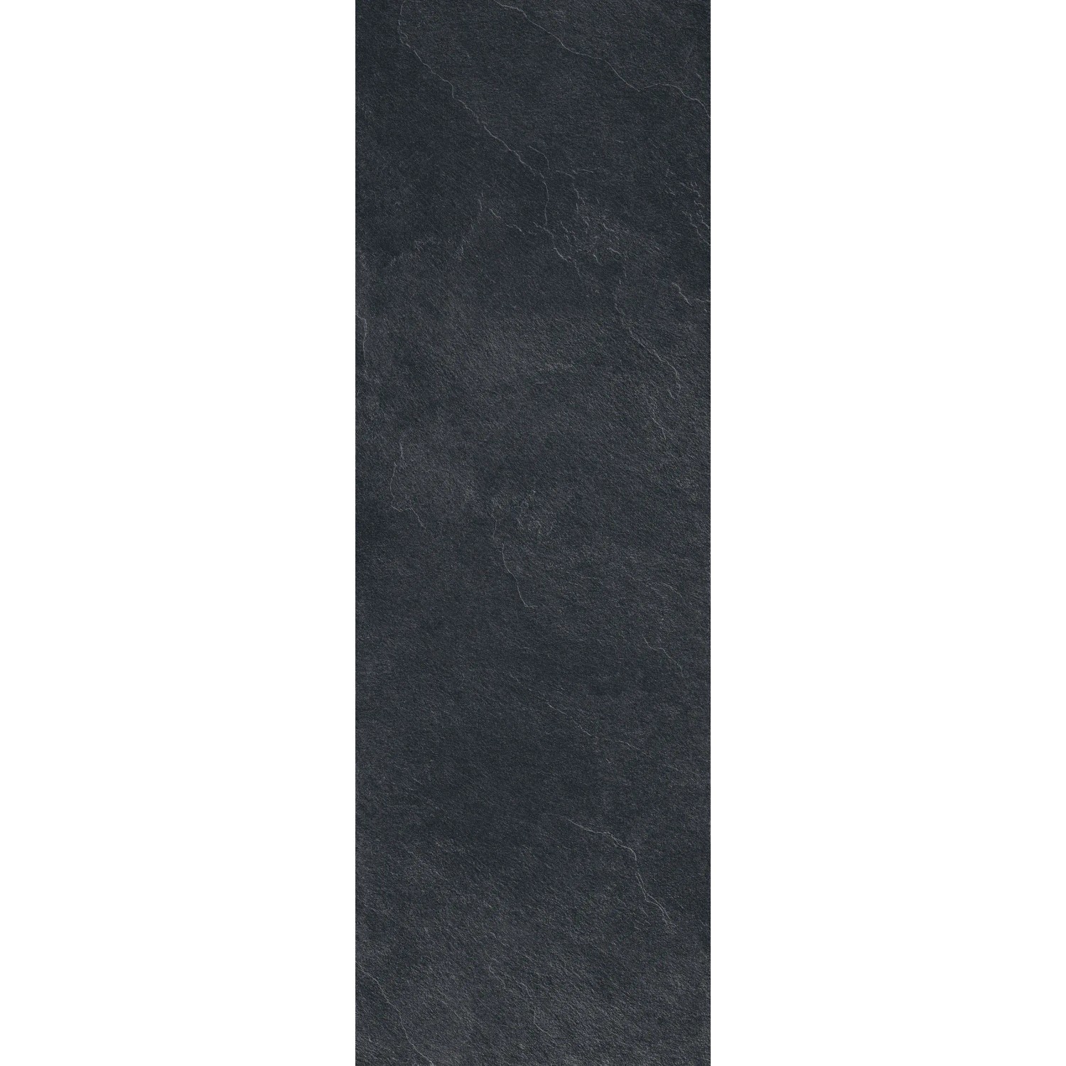 Anthrazitfarbene Eurostone Terrassenplatte Piedra Scuro aus Feinsteinzeug, 40x120 cm.
