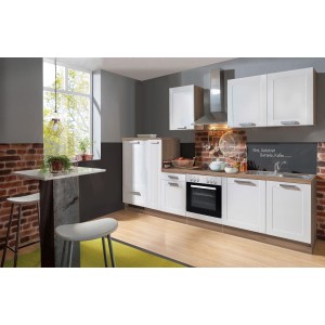 Menke Landhausküche Artisan Premium 300 cm, weiße Fronten, Eiche-Optik, mit E-Geräten.