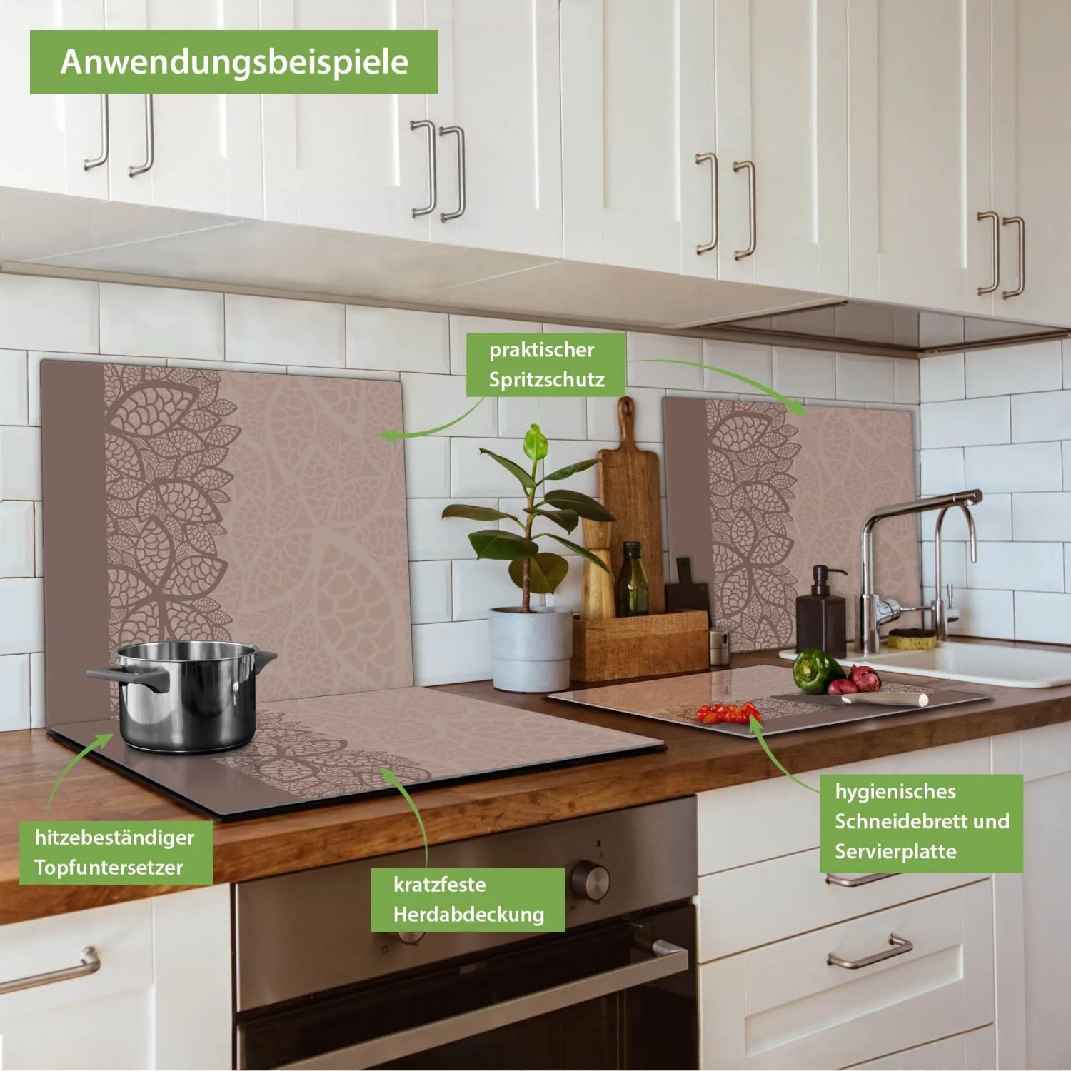 Herdabdeckplatte Glas mit Blättermuster als Schneidebrett und Spritzschutz in Küche.