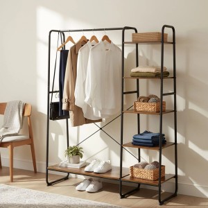 Relaxdays Kleiderständer aus schwarzem Stahl mit dunklen Holzablagen, Kleiderstange und Schuhablage im Industrial Look.