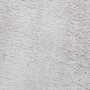 Grauer Kurzflor-Teppich aus Polyester mit weicher, flauschiger Textur. Waschbarer Teppich für Wohnräume.