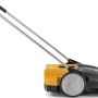 Stiga Kehrmaschine SWP 355 mit 55 cm Arbeitsbreite, gelb/schwarz.