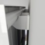 Detailaufnahme: Weißer Schulte Design-Heizkörper NewYork mit Spiegel, seitliche Wandmontage.