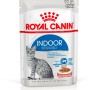 Royal Canin Indoor Sterilised Katzen-Nassfutter in Soße, 85g Portionsbeutel für Wohnungskatzen.
