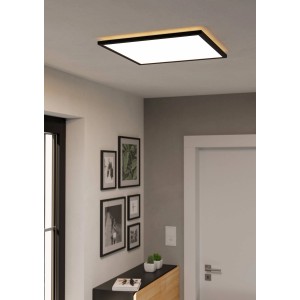 Quadratische, schwarze LED-Deckenleuchte Rovito-Z von Eglo Connect im modernen Flur.