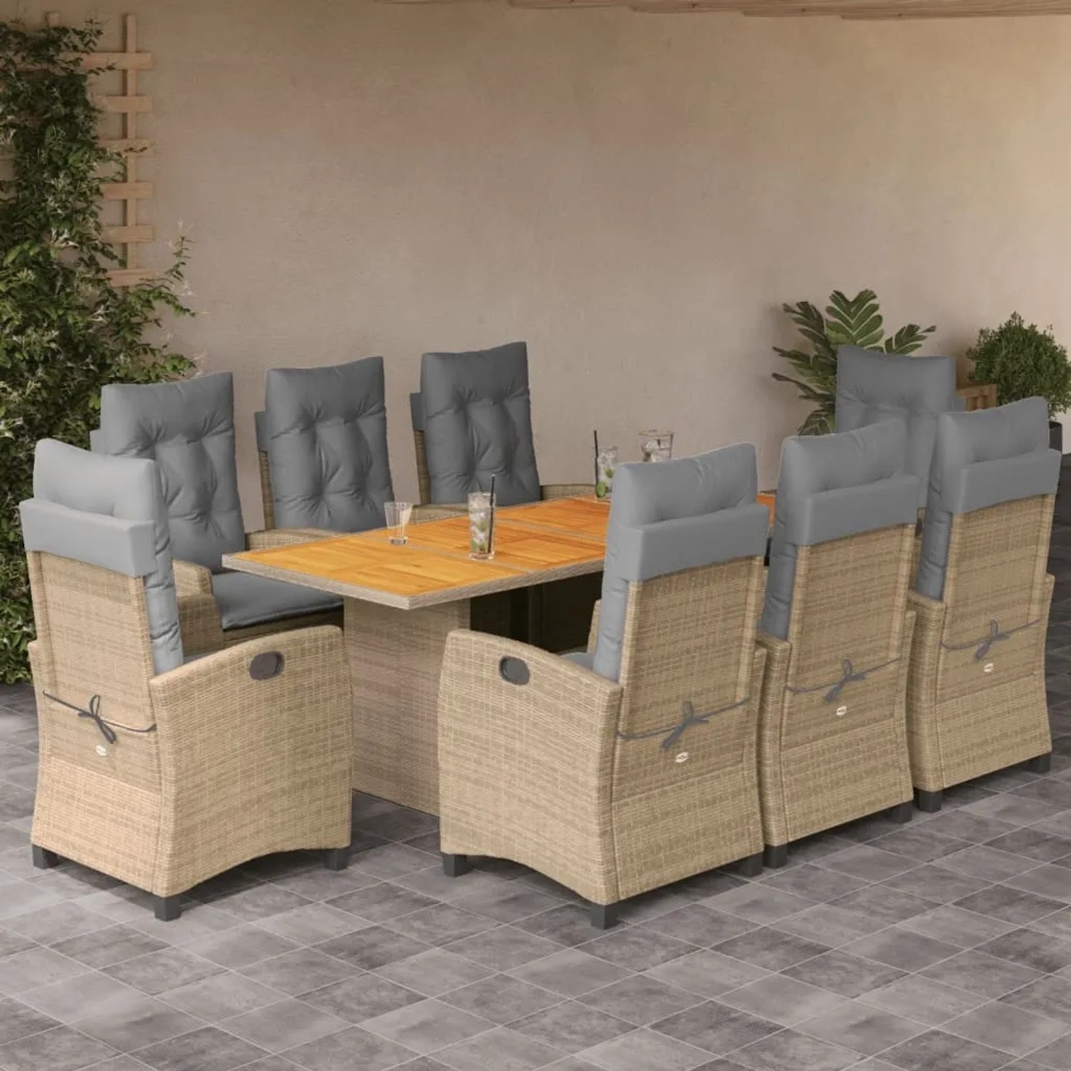 9-tlg. Garten-Essgruppe aus Poly Rattan mit Tisch und verstellbaren Stühlen mit Kissen.
