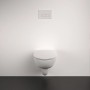 Weißer Ideal Standard i.life A WC-Sitz im Sandwich-Design an einer weißen Wand.