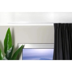 Weiße Deco-Raum 1-Lauf Gardinenschiene Square, 240cm, an Decke montiert. Moderner Look für Vorhänge.