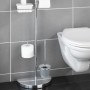 Wenko Raumspar WC-Center Silber mit Toilettenpapierhalter, Feuchttücherbox, WC-Bürste und Ersatzrollenhalter.