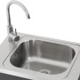 Detailaufnahme Spülbecken mit Armatur der Outdoor-Küche mit Gasgrill.