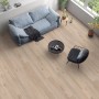 Wohnraum mit Classen Grande XXL Laminat Eiche Bellevue graubraun, verlegt als Bodenbelag.