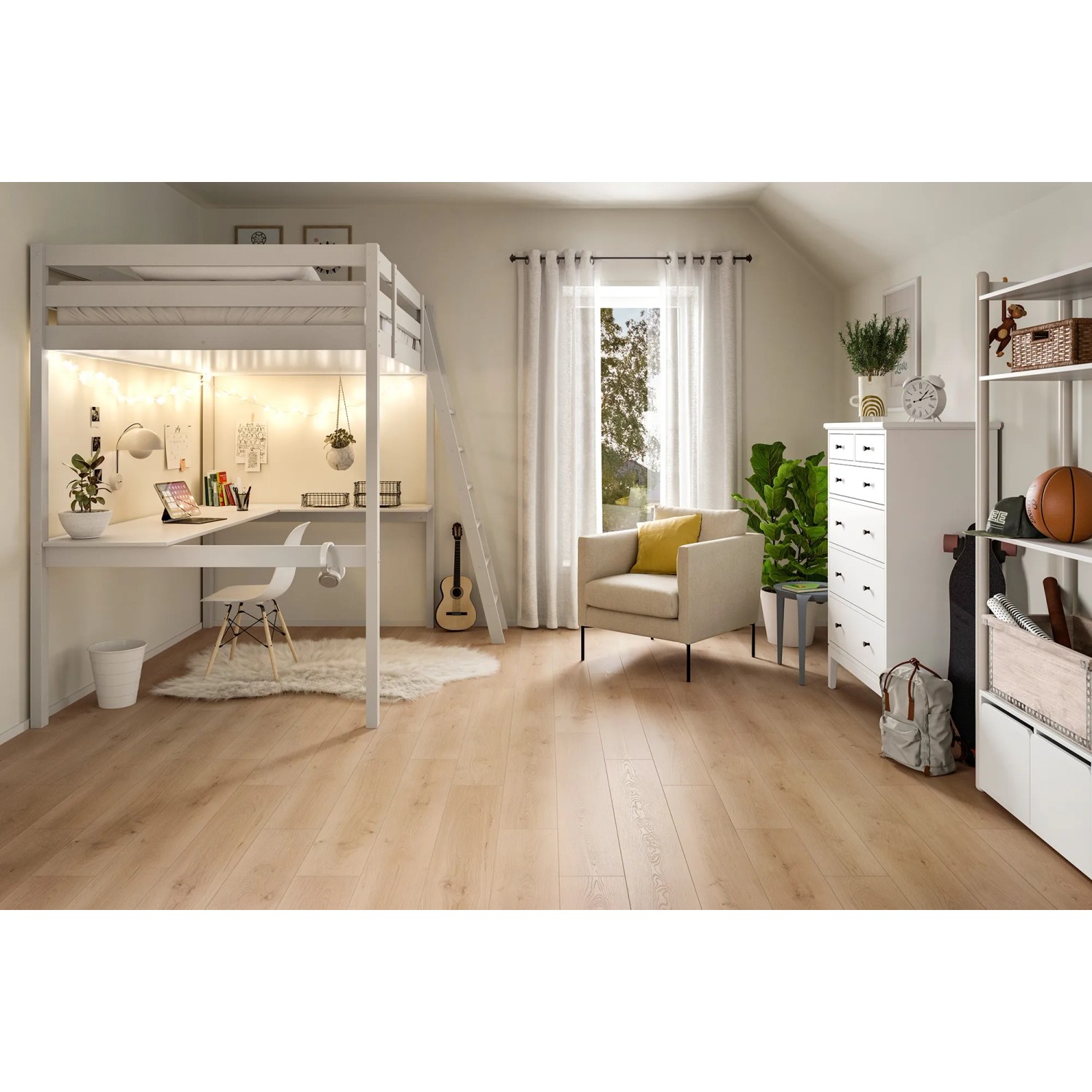 Heller Raum mit Egger Laminatboden EL2113 NatureSense Pinot Eiche Sand. Hochbett mit Schreibtisch.