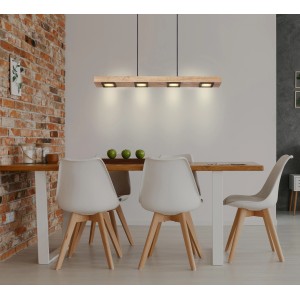 Moderne LED-Pendelleuchte Joya, 6-flammig, schwarz matt und Holz, über Esstisch.