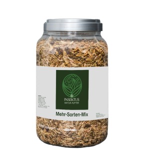 Insektus Mehr Sorten Mix Koifutter im 2.5L Vorratsbehälter, bestehend aus Seidenraupen, Gammarus und Mehlwürmern.