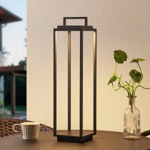Moderne, dimmbare Lucande LED Laterne Elaja in Schwarz mit USB-Anschluss für Garten und Terrasse.