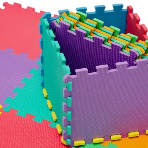 Bunte LittleTom Puzzlematte für Babys und Kinder, 9 Teile, 30x30 cm, ideal als Spielunterlage.