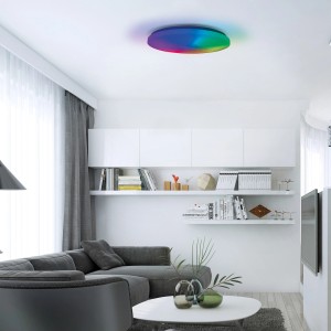 LED-Deckenleuchte Rainbow von Näve im Wohnraum, mit Farbwechsel und Dimmfunktion.
