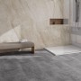 Verlegtes Check One Click-Vinyl Mettingen Beton im Badezimmer.