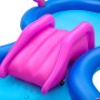 Detailansicht: Pinke Rutsche im Bestway Wasserspielcenter Unterwasserwelt. Blauer Pool im Hintergrund.