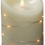 Konstsmide LED Echtwachskerze mit 3D-Flamme und silberfarbenem Draht für stimmungsvolle Innen-Weihnachtsdeko.