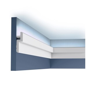 Weiße ORAC DECOR C394 Eckleiste für indirekte Beleuchtung im modernen Design.