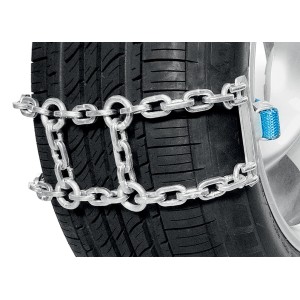 Anfahrhilfe LKW am Reifen, Ketten für mehr Grip bei Eis und Schnee.