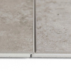 Grosfillex GX Wall+ Dekor-Paneele in Grau-Beton Optik mit Nut- und Feder-System.
