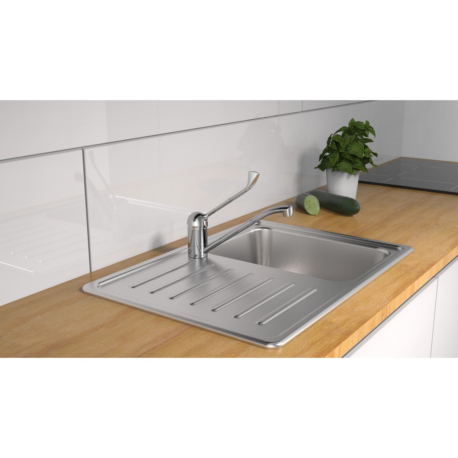 Verchromte Schütte Küchenarmatur Vital auf Spüle mit Abtropffläche.