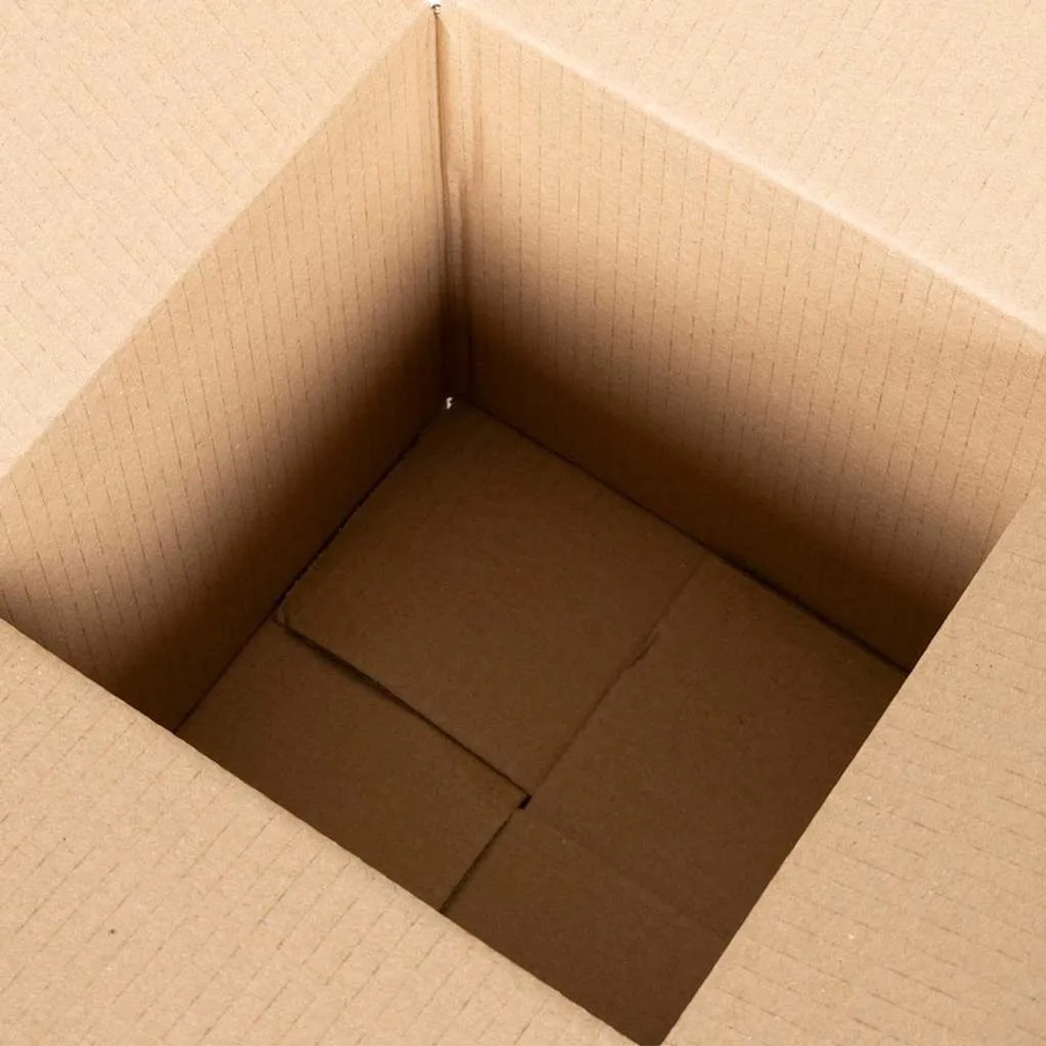 Leere, naturfarbene vidaXL Faltbox aus Karton, 20x20x20 cm, für Aufbewahrung & Ordnung.