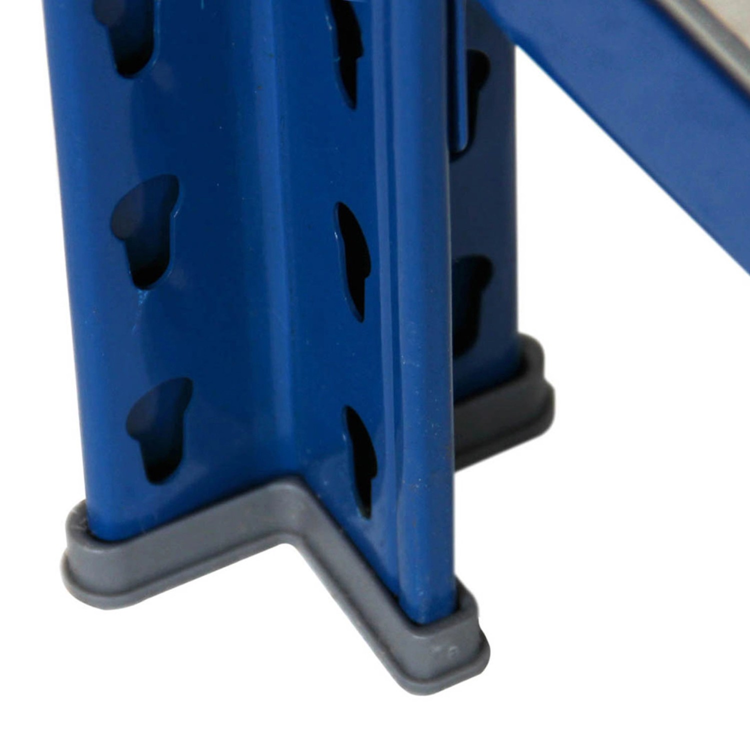 Detailaufnahme: Blaues Ar Shelving T Profil Regal, verzinkt, mit Füßen. Regale & Regalböden.