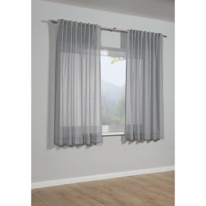 Silbergrauer Bennetti Schal mit Gardinenband, Struktur Uni, 140x175 cm, vor Fenster.