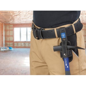 LUX Hammerschlaufe am Gürtel mit Hammer, robuste Ausführung für Handwerker.