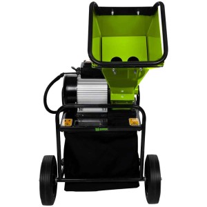Zipper Gartenhäcksler ZI-HAEK2800-230 grün-schwarz mit Elektromotor, Einzugstrichter, Rädern und Auffangsack.