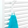Wenko Universal Flexi Haken für Handtuchheizkörper mit blauem Handtuch.
