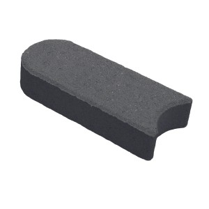 Anthrazitfarbener Mähstein (22x10x4,5 cm) zur Rasenkantenbefestigung.