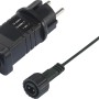 Netzstecker und Kabel der LED-Lichterkette mit Kerzen, mit Timerfunktion.