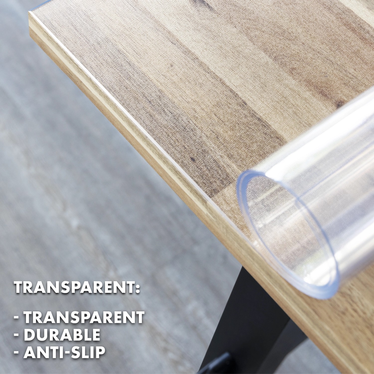 Transparente, matte Tischfolie Imperial (80x190 cm) mit abgeschrägter Kante auf Holztisch.