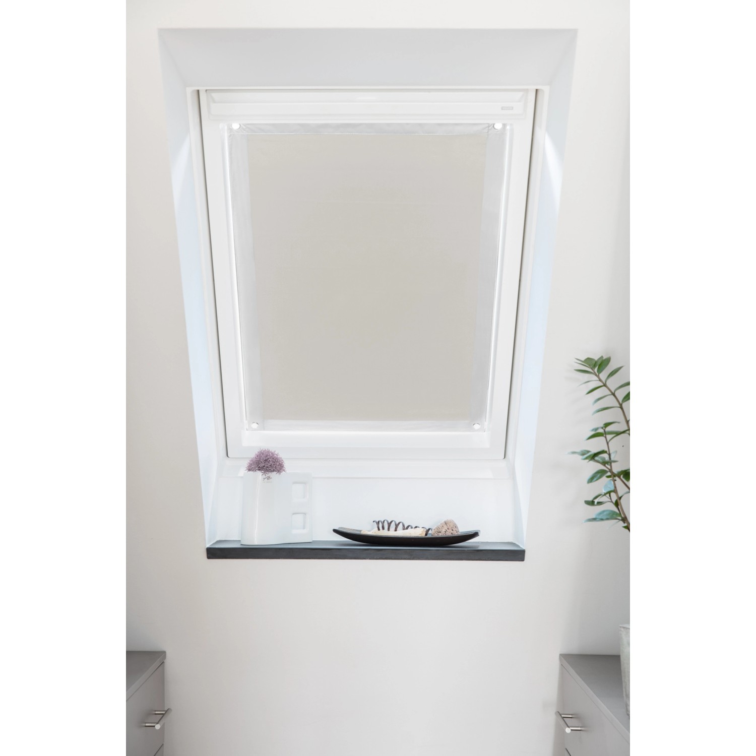 Lichtblick Dachfenster Sonnenschutz Haftfix ohne Bohren Beige 47 cm x