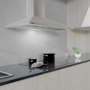 CIARRA Dunstabzugshaube 90 cm, silber, mit LED-Beleuchtung über modernem Kochfeld in Küche.