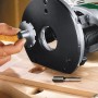 Bosch Oberfräse 1400 ACE beim Fräserwechsel für Holzarbeiten.
