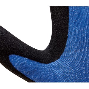 Detailaufnahme: Blauer LUX Schnittschutzhandschuh Größe 10 mit schwarzer Beschichtung.