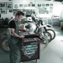 Wera Werkstattwagen 9700 Tool Rebel mit 78-teiligem Werkzeugsortiment in Werkstatt.