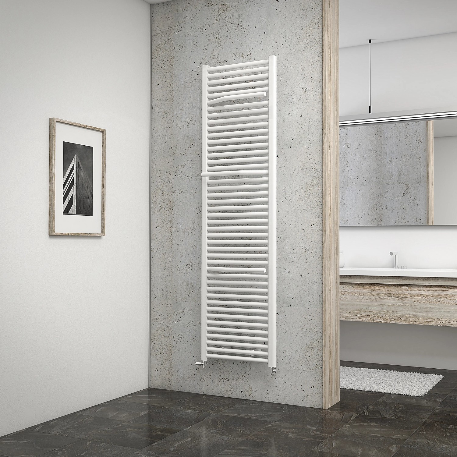Weißer Schulte Design-Heizkörper Miami (177,5x50 cm) mit Handtuchhaltern im Badezimmer.