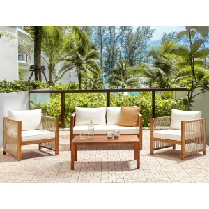 Beliani Lounge Set, helle Holzfarbe mit beigen Kissen. Gartenmöbel aus Akazienholz mit Tisch und Sesseln.
