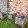 4-teiliges Acamp Lounge-Set Nina aus grau-meliertem FlexMesh-Geflecht mit Tisch, Sofa und Sesseln.