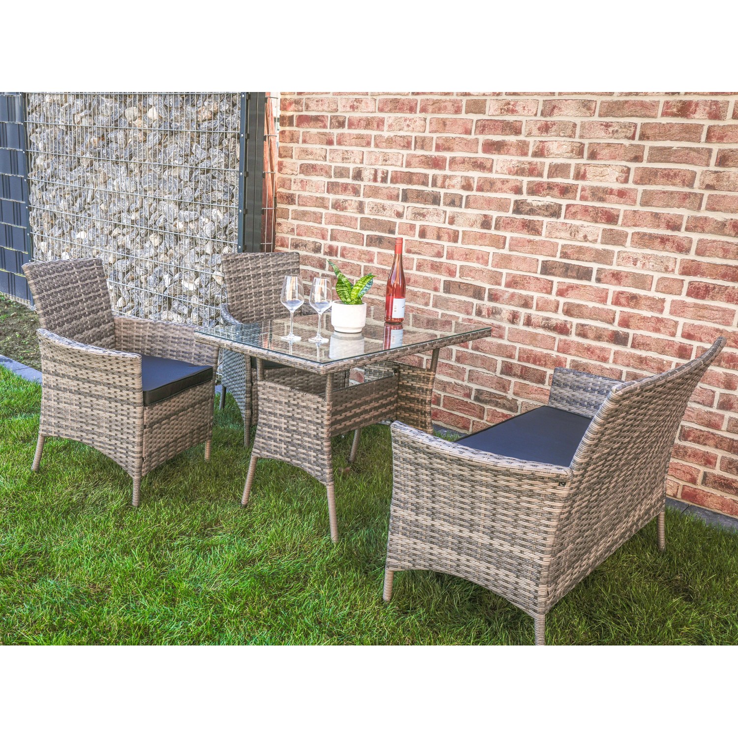 4-teiliges Acamp Lounge-Set Nina aus grau-meliertem FlexMesh-Geflecht mit Tisch, Sofa und Sesseln.