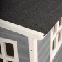 Detailansicht: Graues EXIT Loft 500 Holzspielhaus mit wasserdichtem Dach.