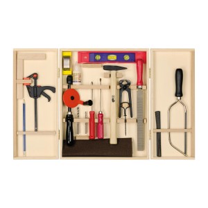 Pebaro Profi-Werkzeugschrank mit 23 Werkzeugen im geöffneten Holzschrank.