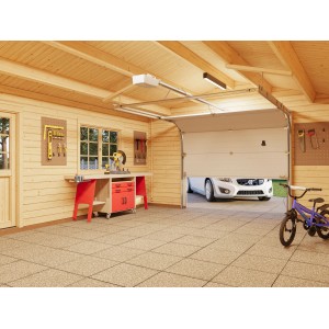 Palmako Holzgarage Roger mit Sektionaltor, naturbelassene Blockbohlenbauweise, Innenansicht mit Auto.