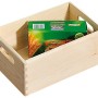 Kesper Allzweckkiste aus Kiefernholz, 8,4 l, mit Tragegriffen und einer Lasagne Packung darin.